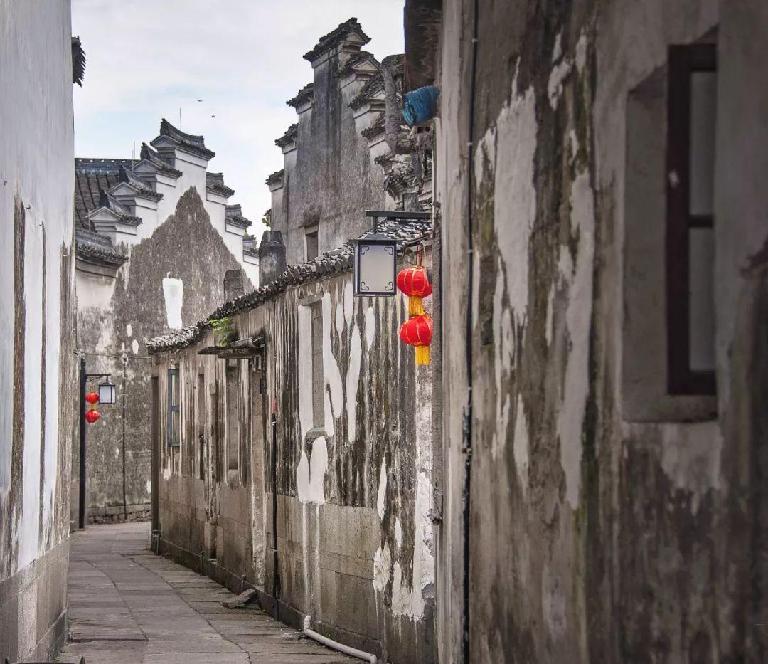 男生和女生是好朋友，为什么其他同事和领导以为他俩在一起啊？游戏画面